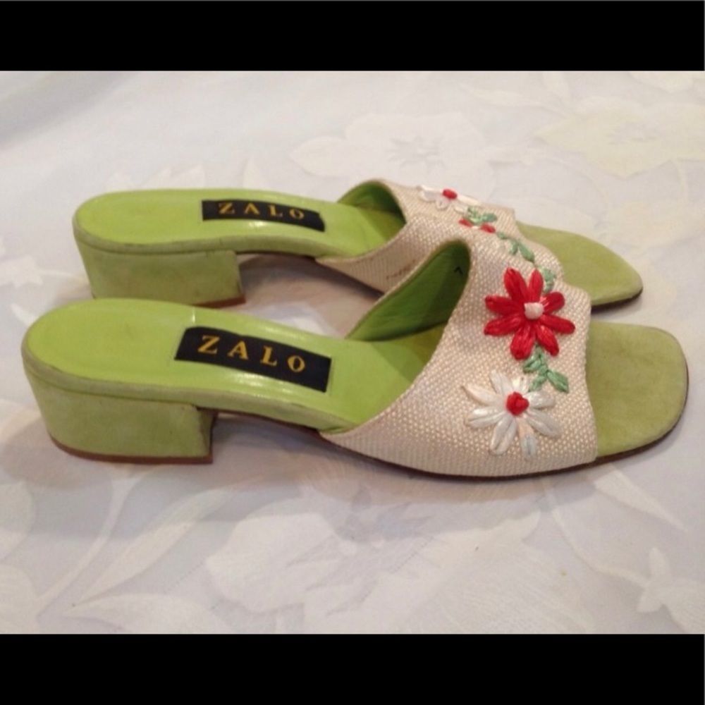 Vintage Zalo Sandals With Flowers - Picture 4 of 6